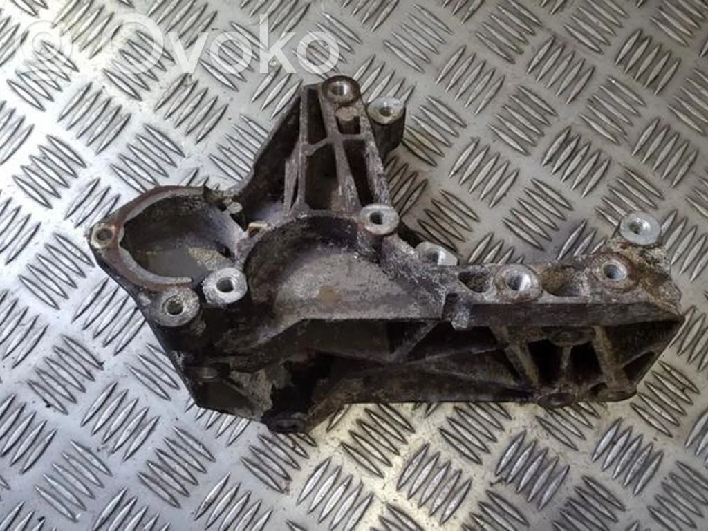 Opel Astra G Engine mounting bracket 