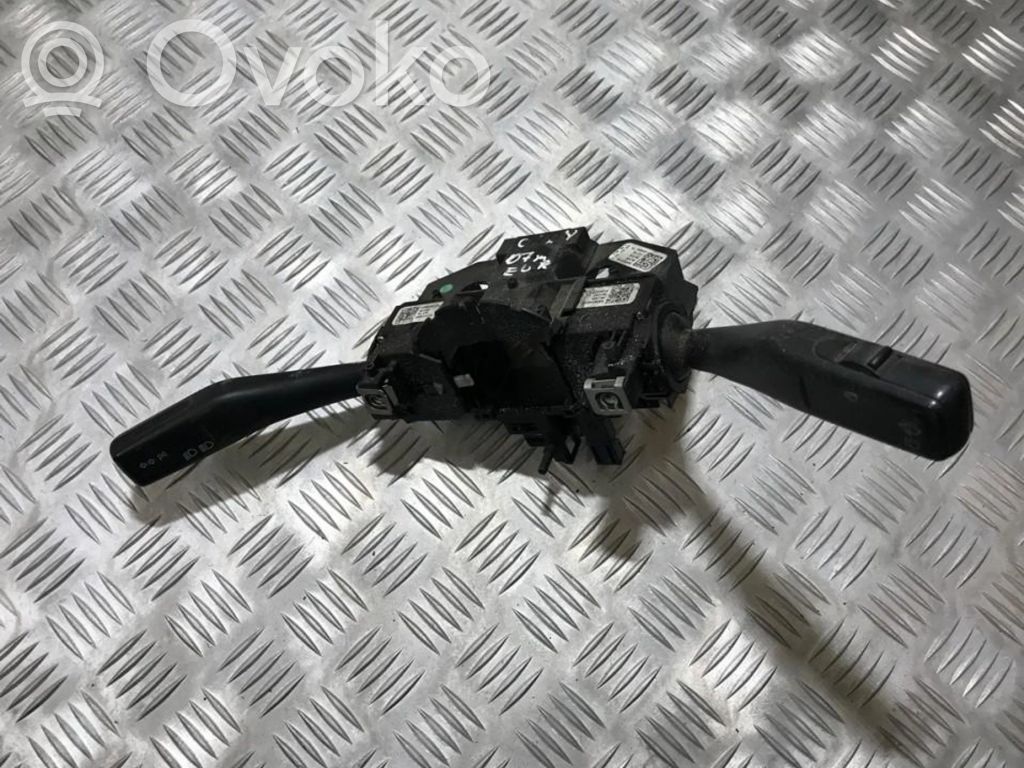 Volkswagen Golf V Leva/interruttore dell’indicatore di direzione e tergicristallo