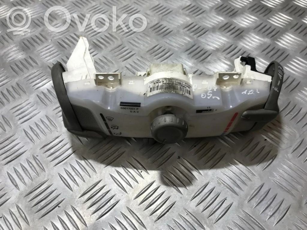 Toyota Aygo AB10 Panel klimatyzacji 