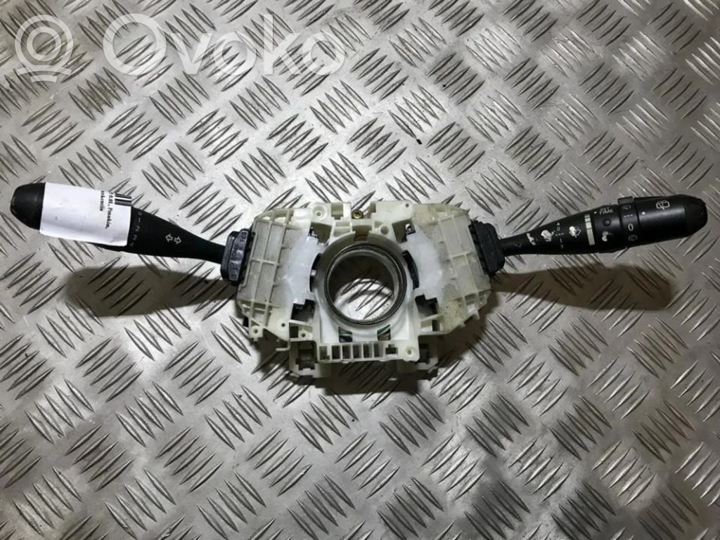 Mitsubishi Colt Bloc semnalizator și ștergător parbriz 