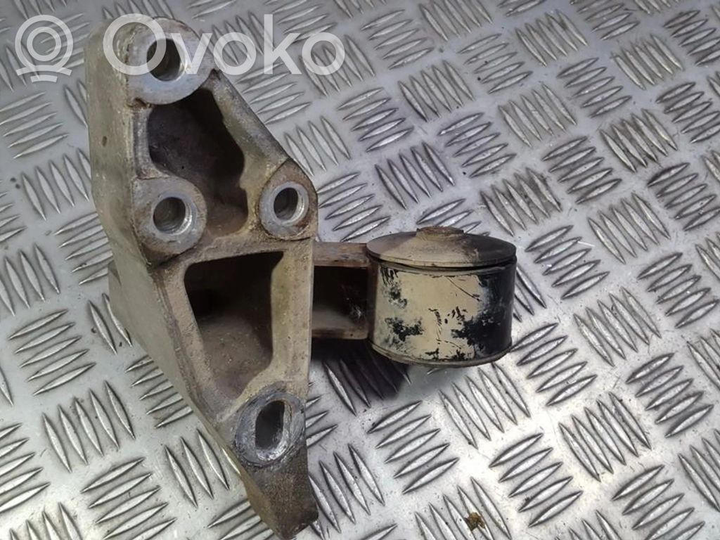 Rover 620 Moottorin kiinnikekorvake 