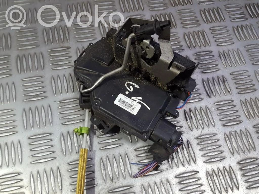 Audi A6 S6 C5 4B Zamek drzwi tylnych 