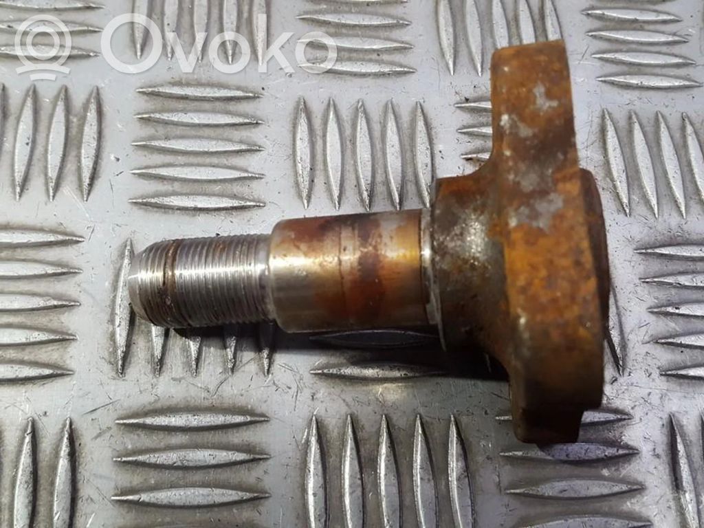 Renault Clio III Fus roată spate