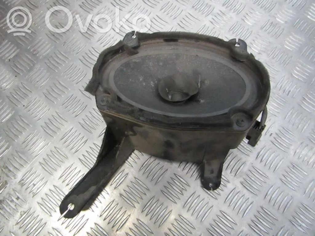 Hyundai Trajet Etuoven kaiutin