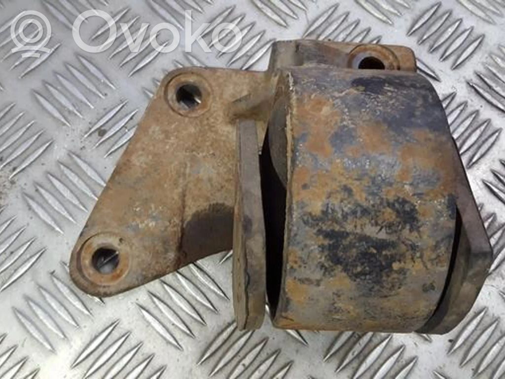 Hyundai XG Engine mount bracket 