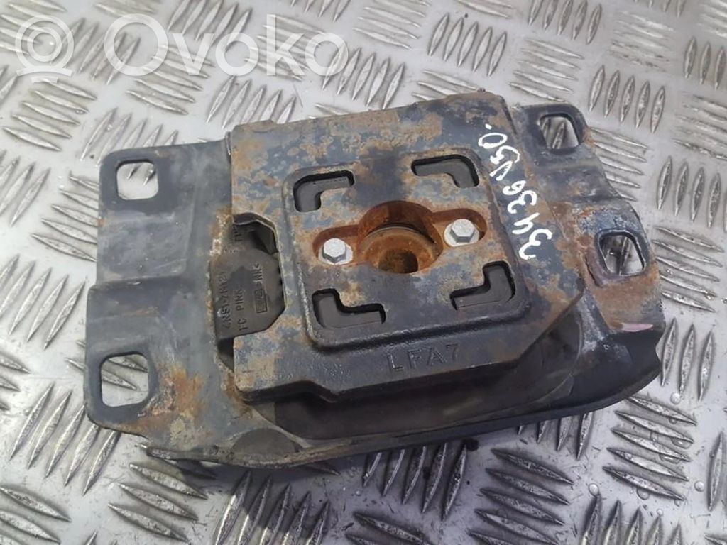 Volvo V50 Engine mount bracket 