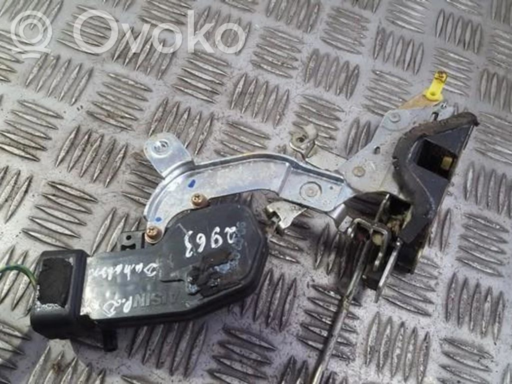 Cerradura de puerta delantera
