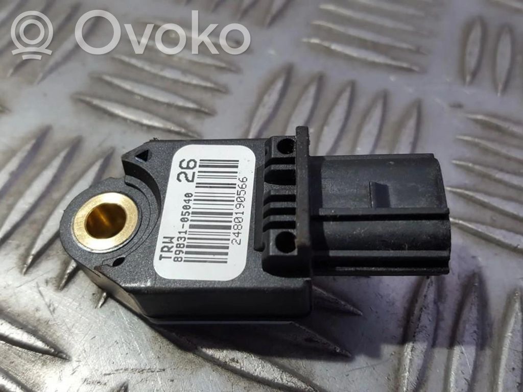 Toyota Avensis T270 Senzor impact/declanșare airbag