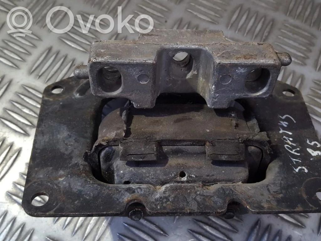 Dodge Stratus Engine mount bracket 