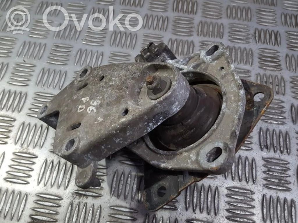 Renault Laguna I Engine mount bracket 