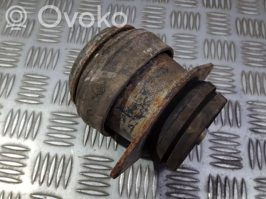 Volkswagen PASSAT B4 Wspornik / Mocowanie silnika 