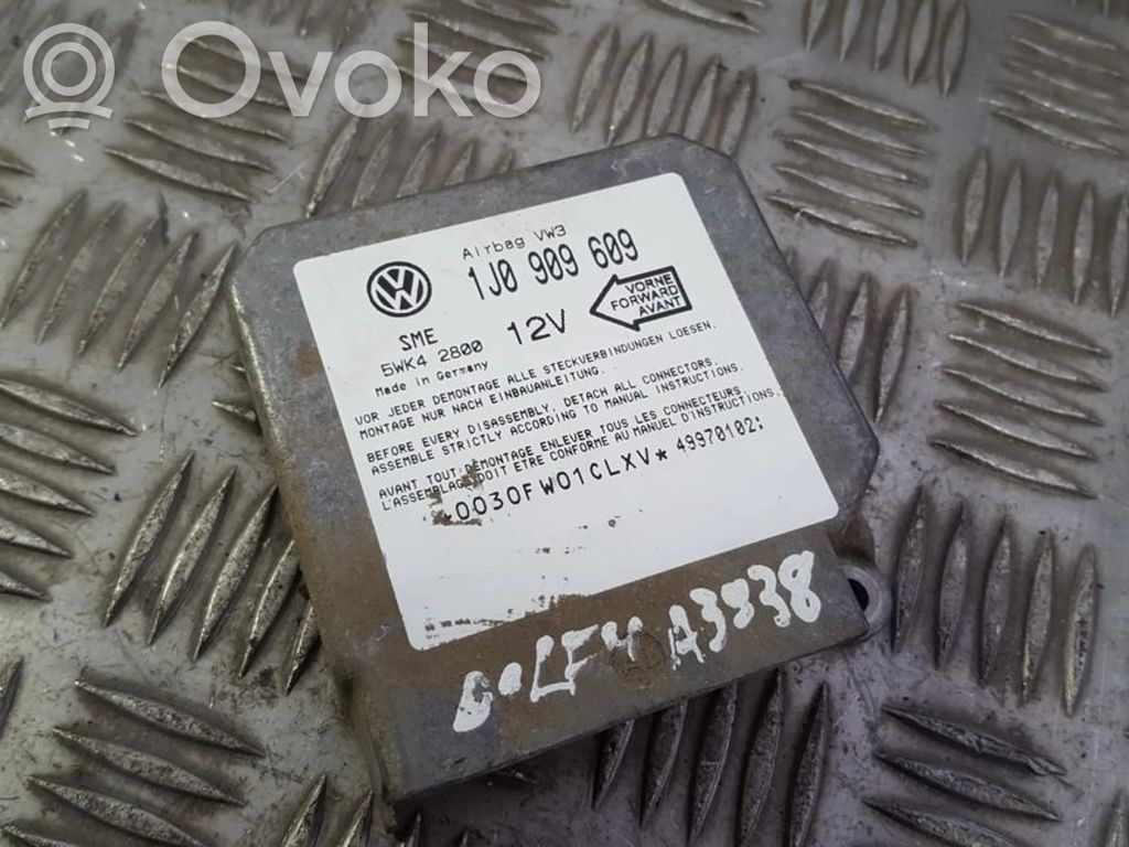 Volkswagen Golf IV Unitate/modul de comandă airbaguri 