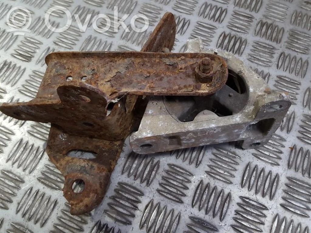 Chrysler Voyager Engine mount bracket 