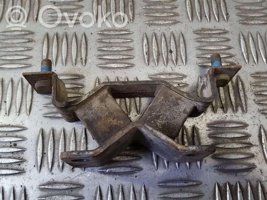 Opel Omega B1 Engine mount bracket 