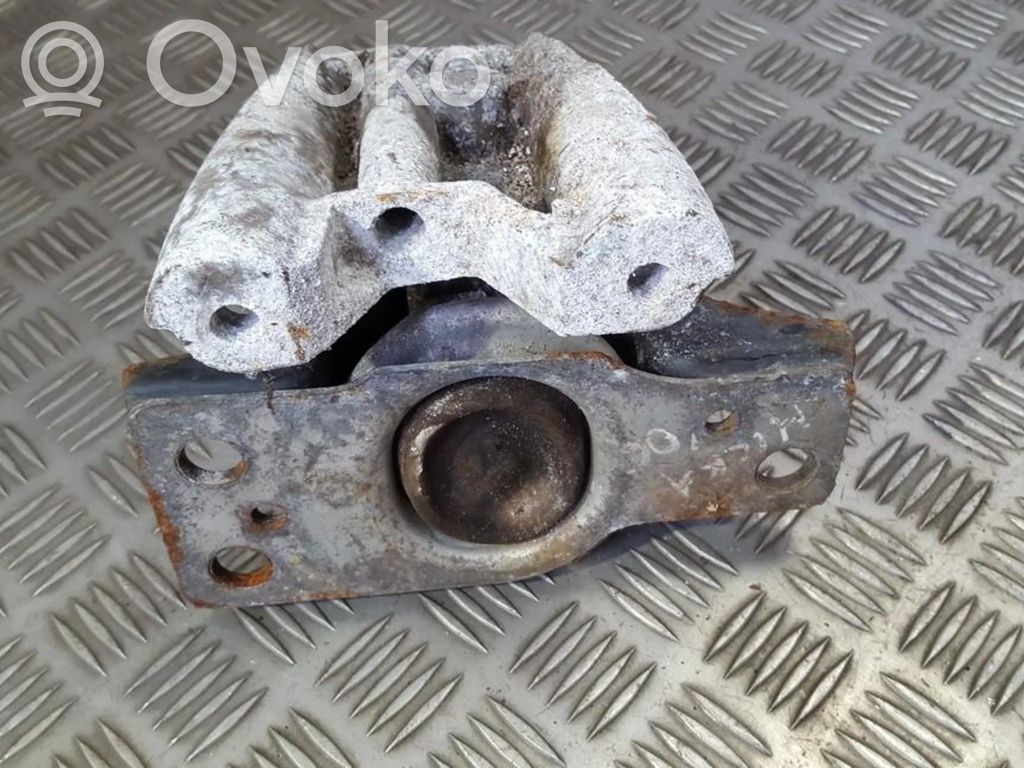 Engine mount bracket   11210AX600,586298,11210AX600,11210AY600,586298,586370