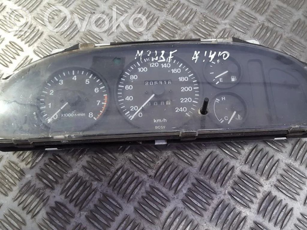 Mazda 323 Licznik / Prędkościomierz 