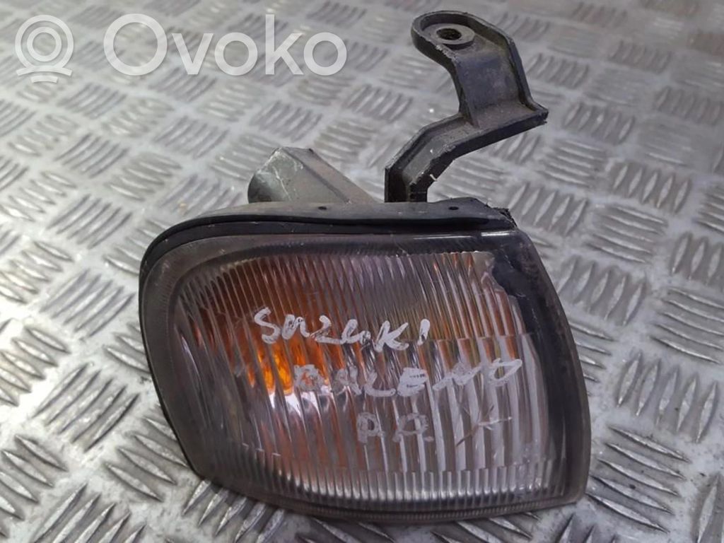 Suzuki Baleno EG Indicatore di direzione anteriore 
