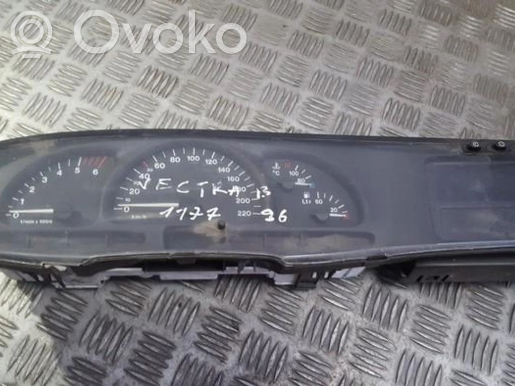 Opel Vectra B Geschwindigkeitsmesser Cockpit 