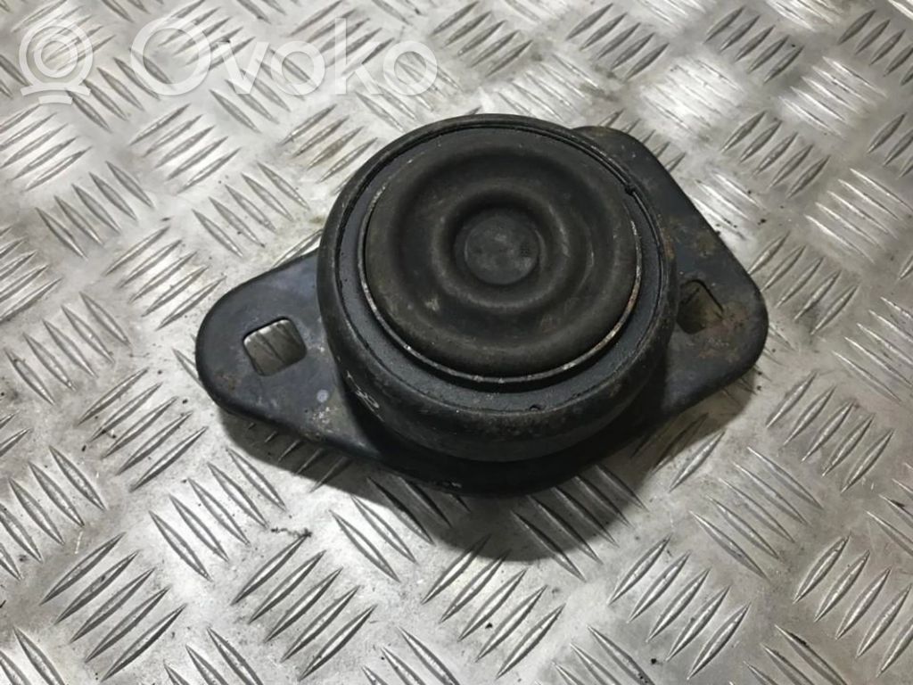Daewoo Nubira Engine mount bracket 