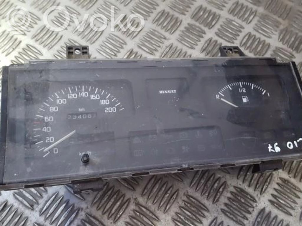 Renault Clio I Velocímetro (tablero de instrumentos) 