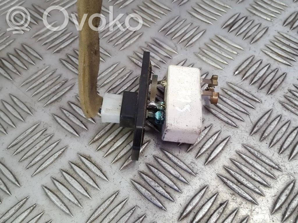 Mitsubishi Space Wagon Rezystor / Opornik dmuchawy nawiewu 
