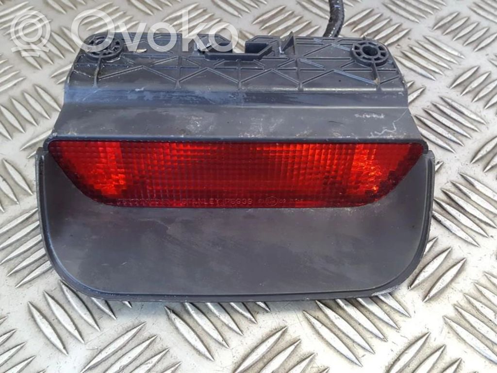 Honda CR-V Trzecie światło stop 