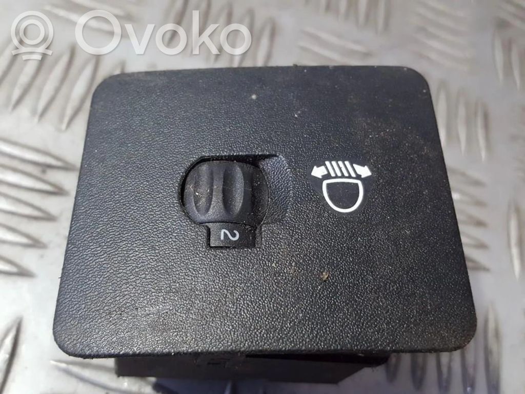 Renault 19 Ajovalojen korkeuden säätökytkin 