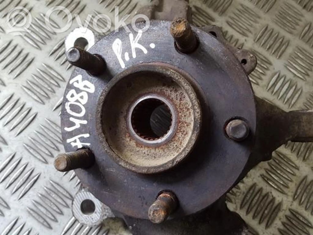 Front wheel hub