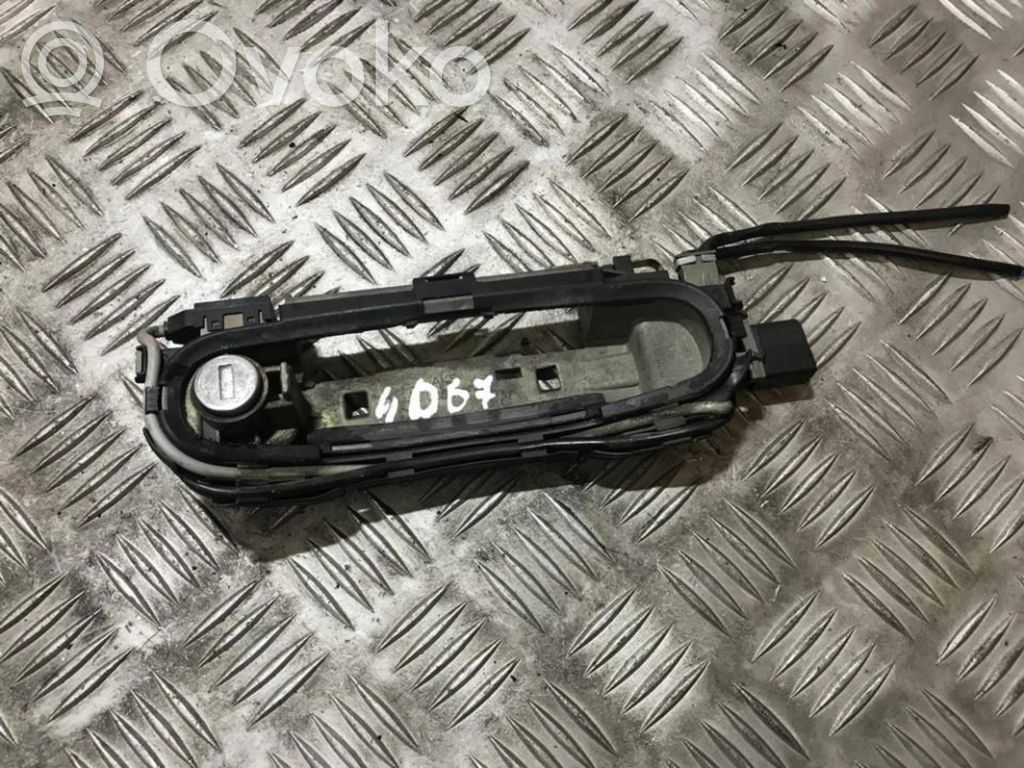Manecilla externa puerta delantera   8L4837064,8L4837064