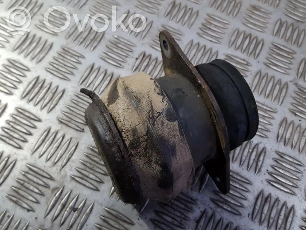 Volkswagen Golf III Supporto di montaggio del motore