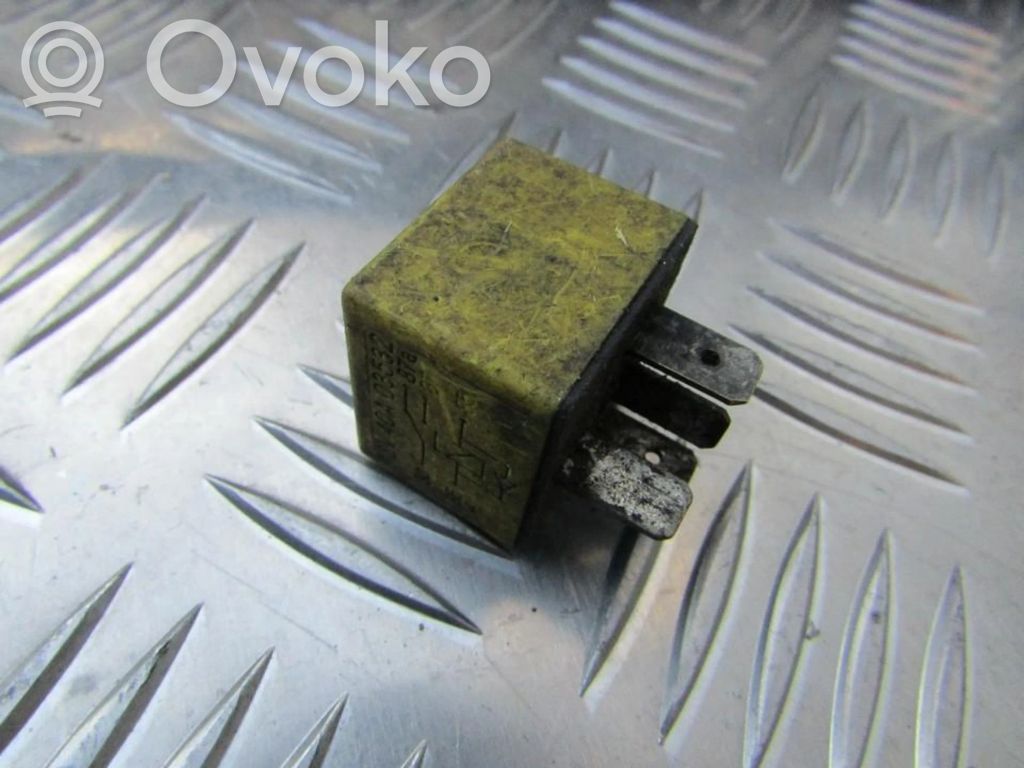Otros relés   12V40A03532,12V40A03532