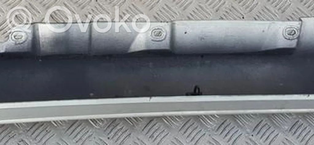 Toyota Avensis T250 Sottoporta 