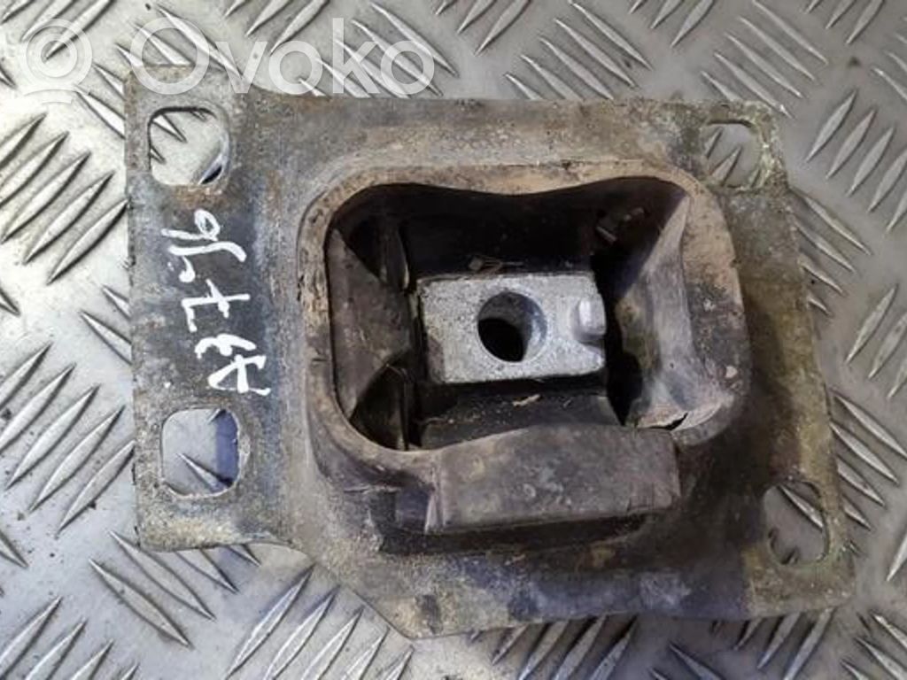Ford Focus Engine mount bracket 