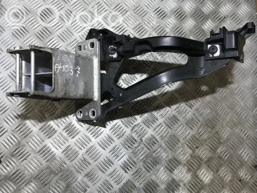 BMW 5 E60 E61 Staffa di rinforzo montaggio del paraurti anteriore 