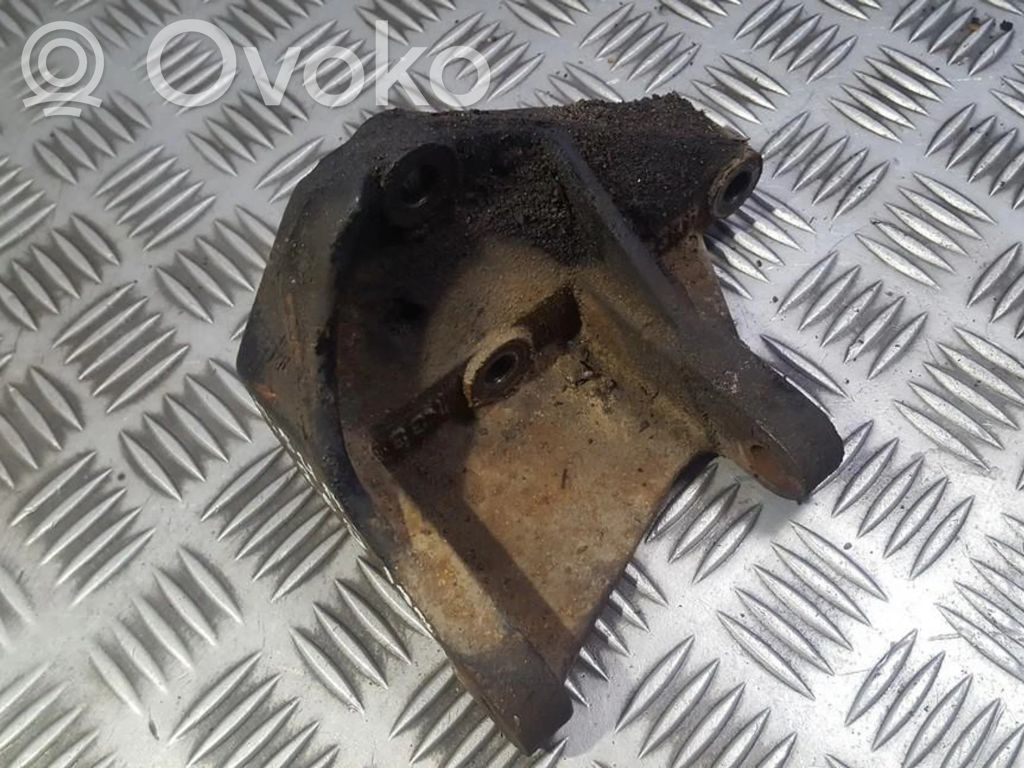 Nissan Sunny Supporto di montaggio del motore (usato) 
