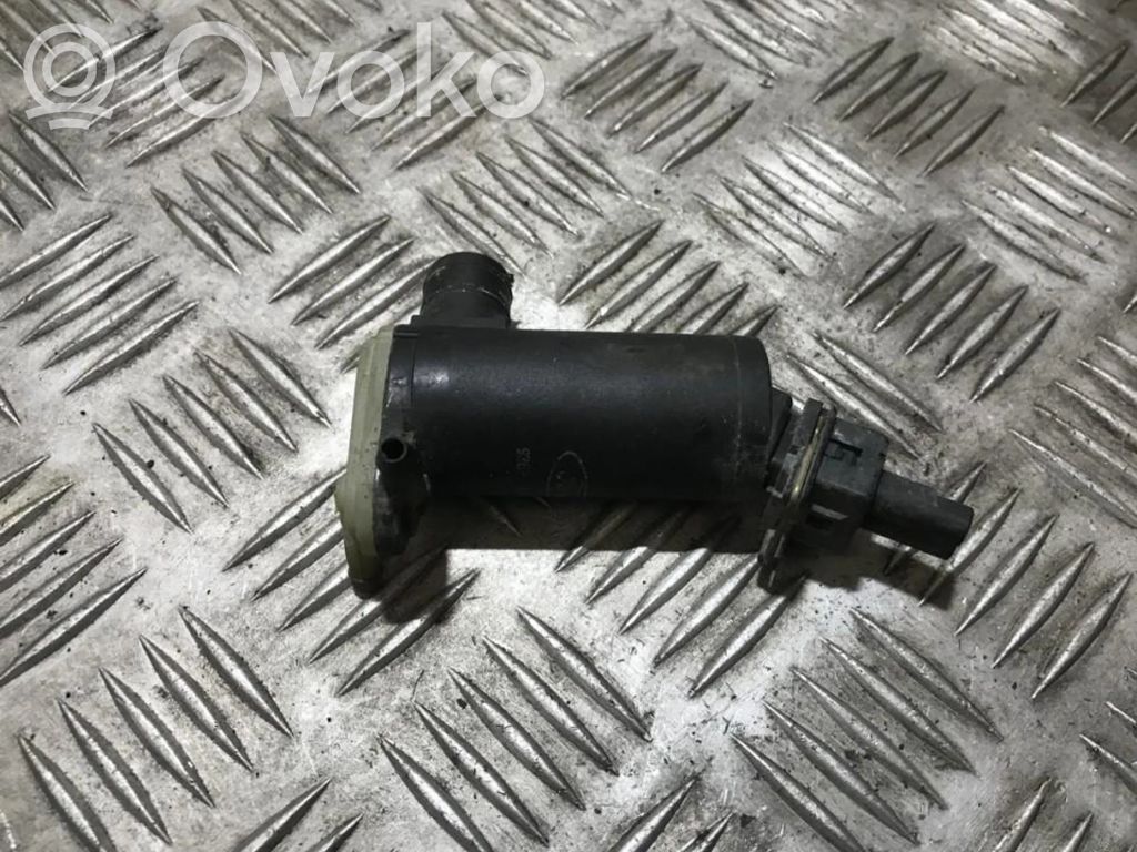 Pompă spălător parbriz   93BB17K624BA,93BB17K624BA