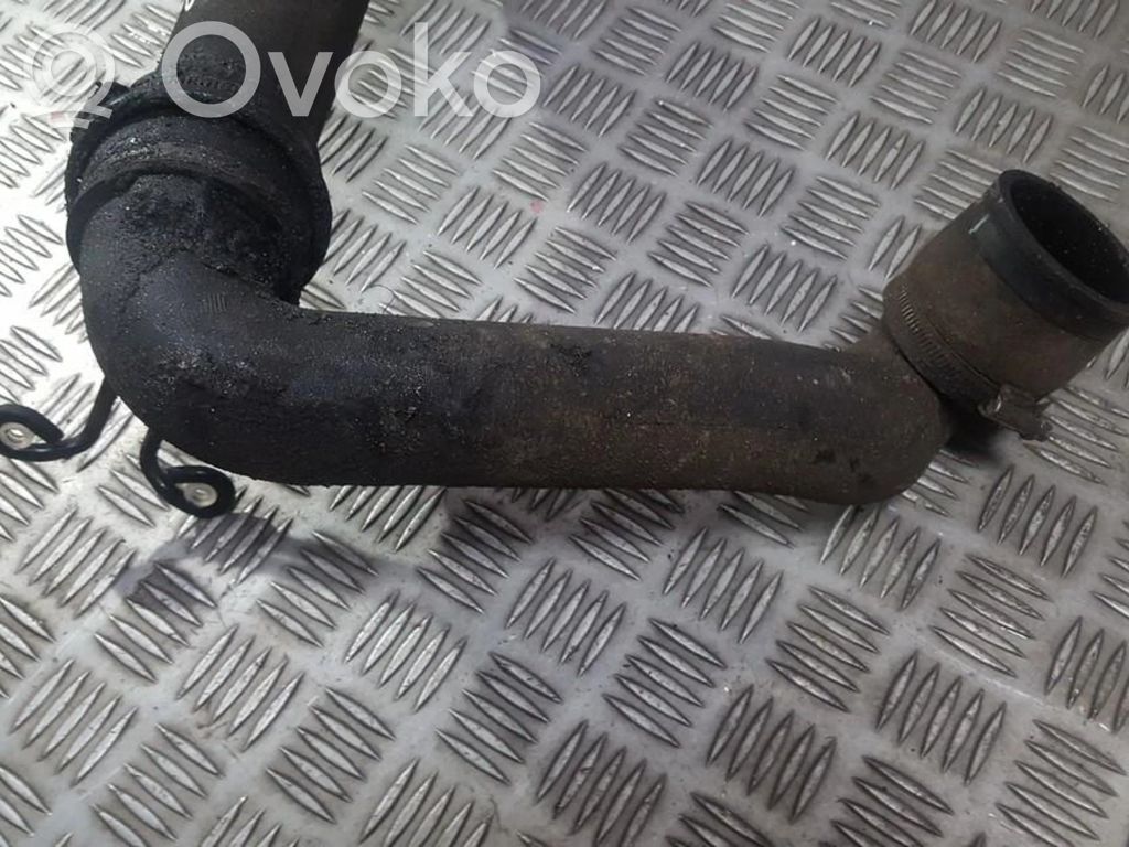 Volkswagen PASSAT B4 Furtun/conductă intercooler 