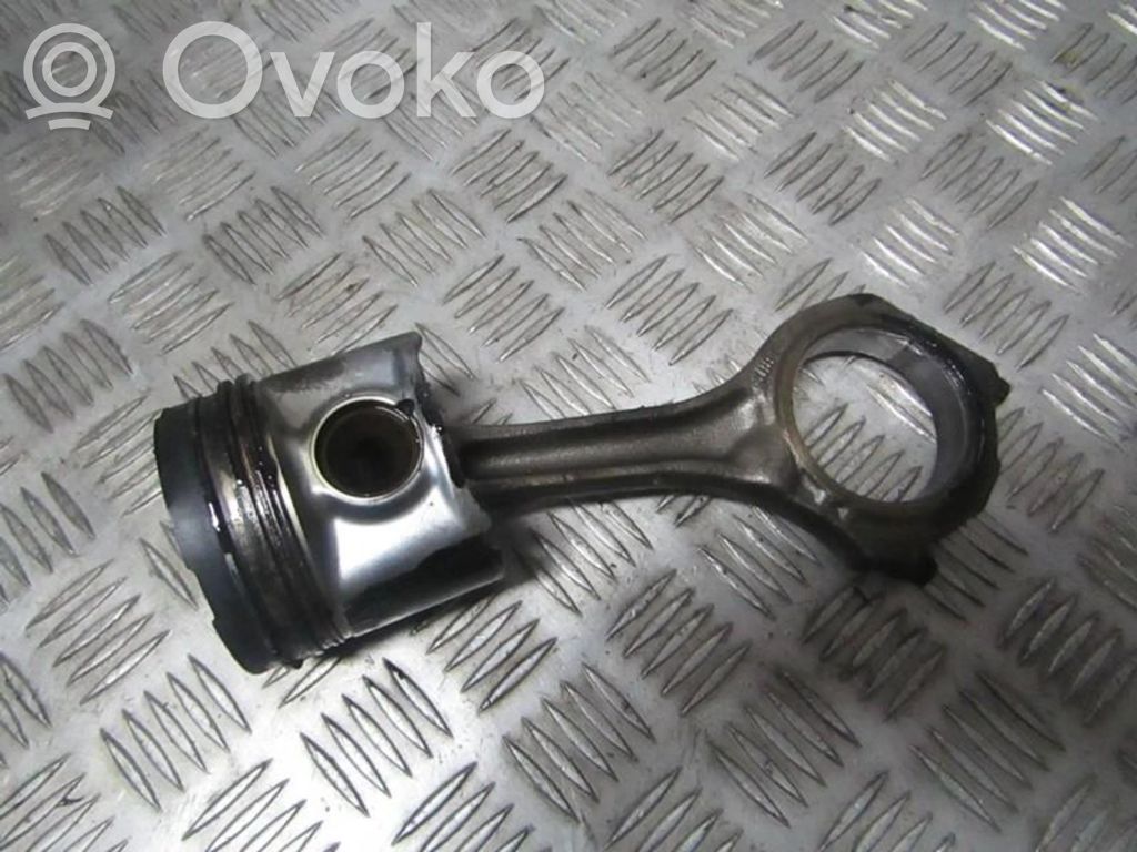 Tłok z korbowodem   059J,059J