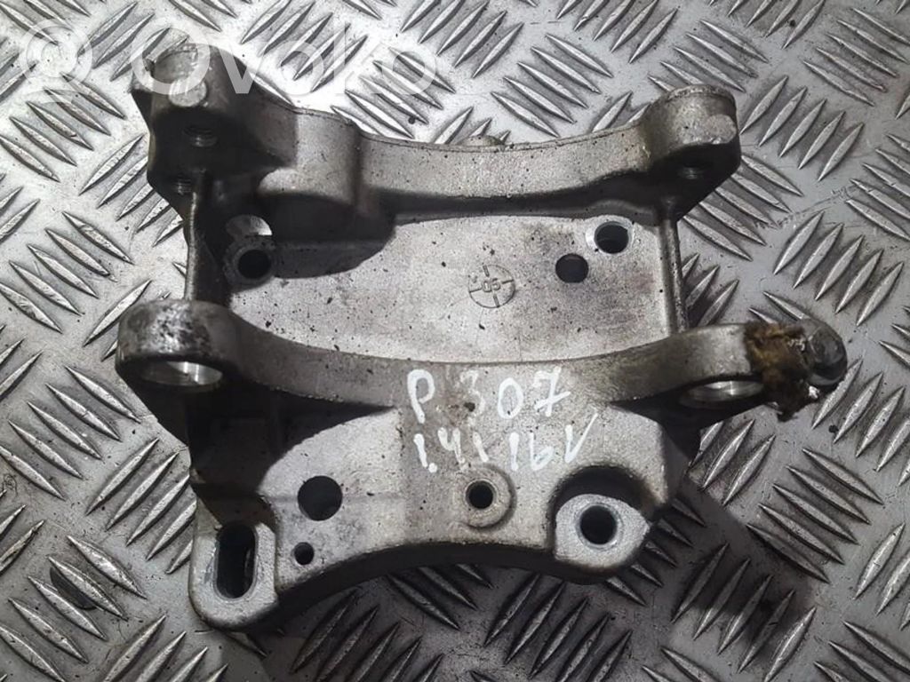 Soporte de montaje del motor (Usadas)