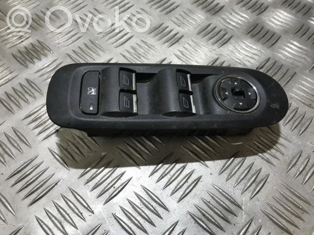 Ford Mondeo MK IV Przyciski szyb 