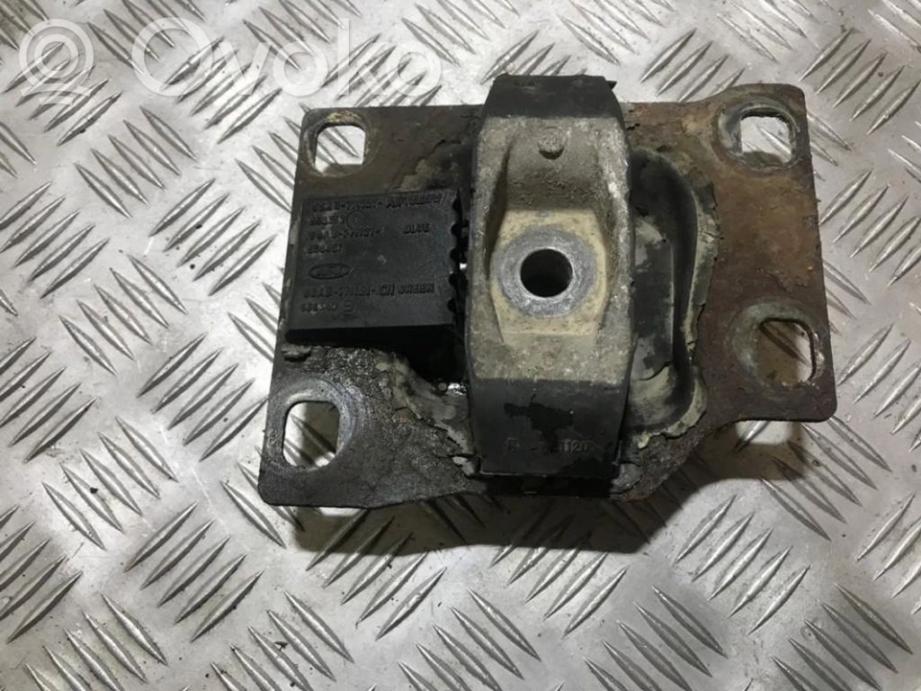 Ford Focus Engine mount bracket 