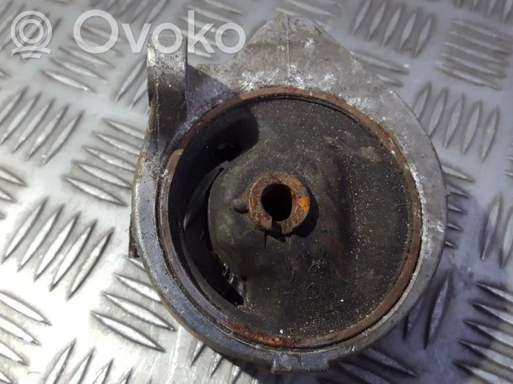 Nissan Primera Engine mount bracket 