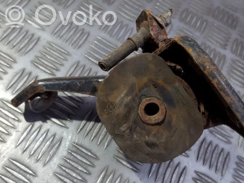 Hyundai Coupe Engine mount bracket 