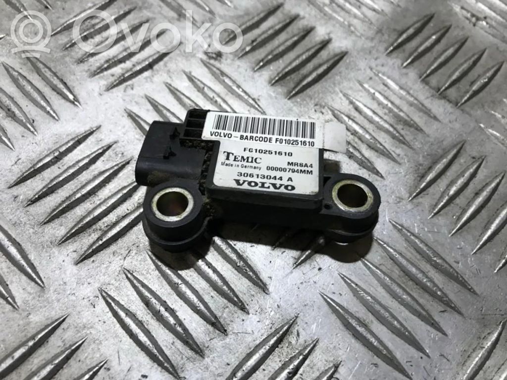 Volvo S40, V40 Senzor impact/declanșare airbag 
