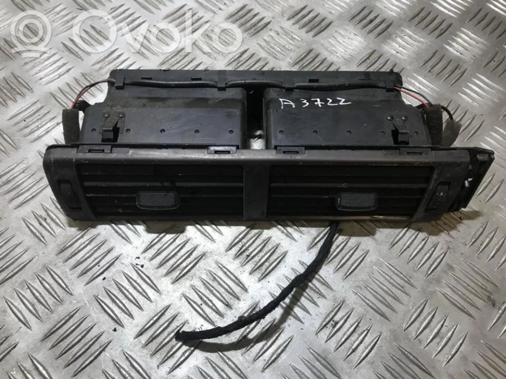 Grille d'aération centrale   4B1820951,4B1820951