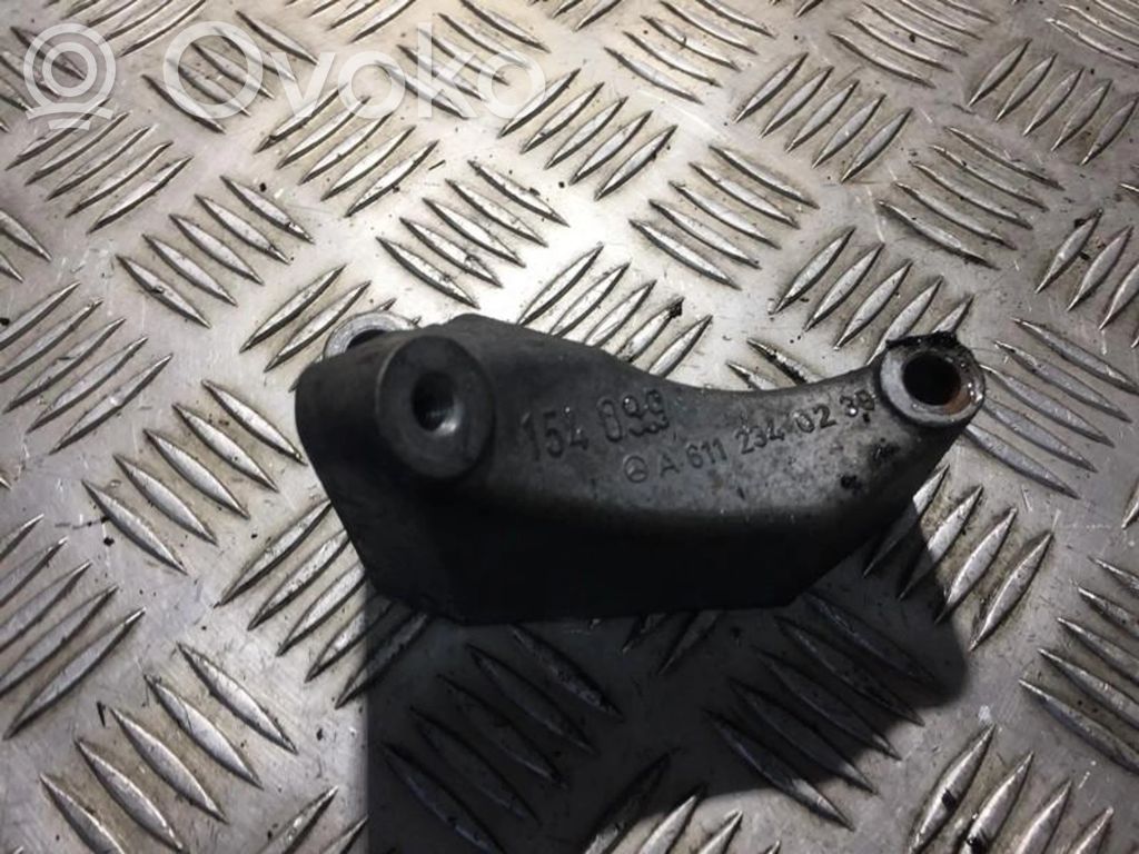 Mercedes-Benz C W203 Supporto di montaggio del motore (usato)