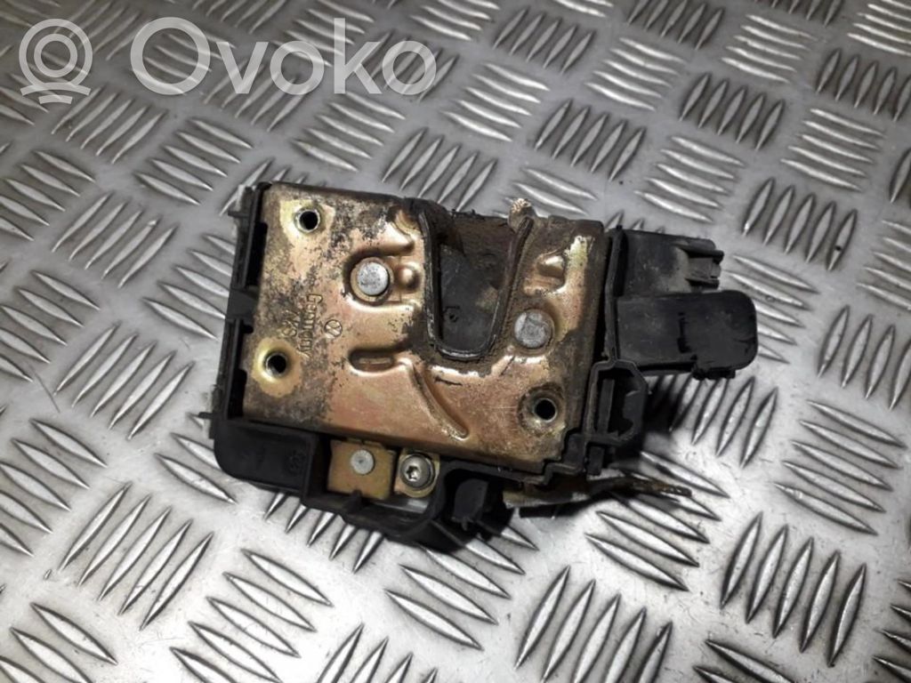 Volkswagen Golf III Etuoven lukko