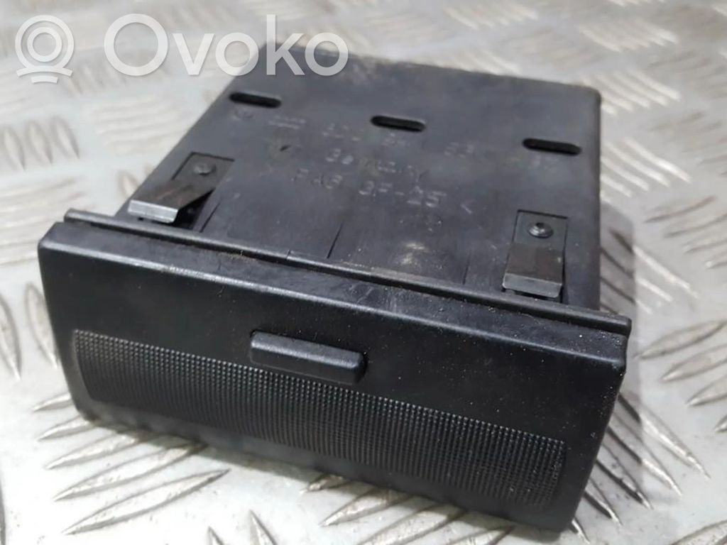 Audi A4 S4 B5 8D Otros repuestos del interior 