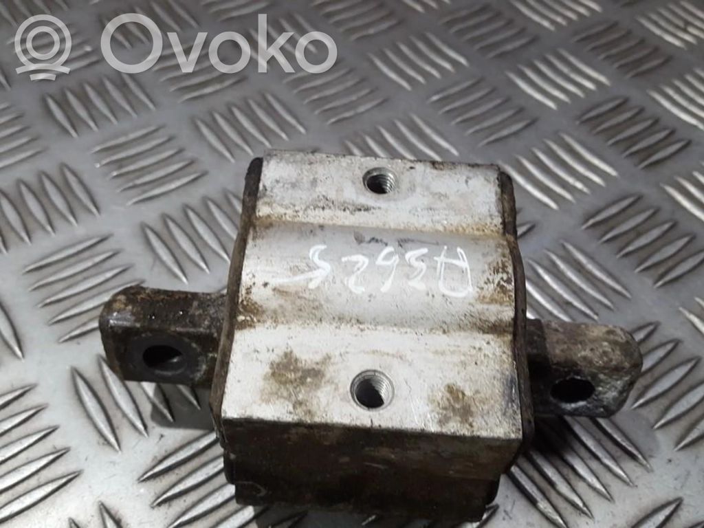 Mercedes-Benz C W203 Supporto di montaggio del motore 