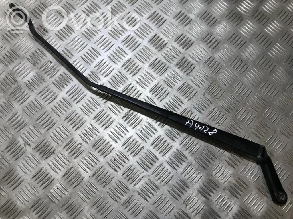 Peugeot 206 Ramię wycieraczki szyby przedniej / czołowej 